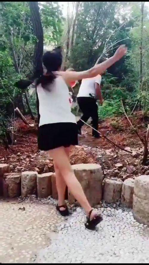 老妹吃瓜视频在线观看,在线观看热门娱乐资讯，畅享轻松一刻