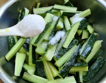 夏季吃瓜照片拍摄技巧视频,夏季瓜果摄影技巧视频解析